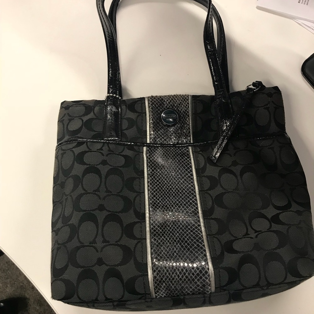 COACH medium tote black with alligator print